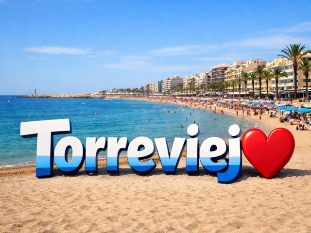 imagen de la playa de Torrevieja en Alicante con el nombre Torrevieja. property investment Costa Blanca Spain.
